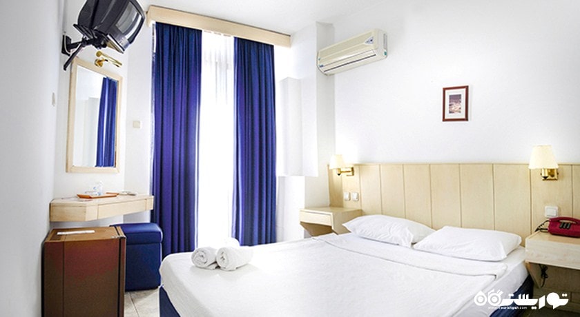 تخت بزرگ اتاق استاندارد